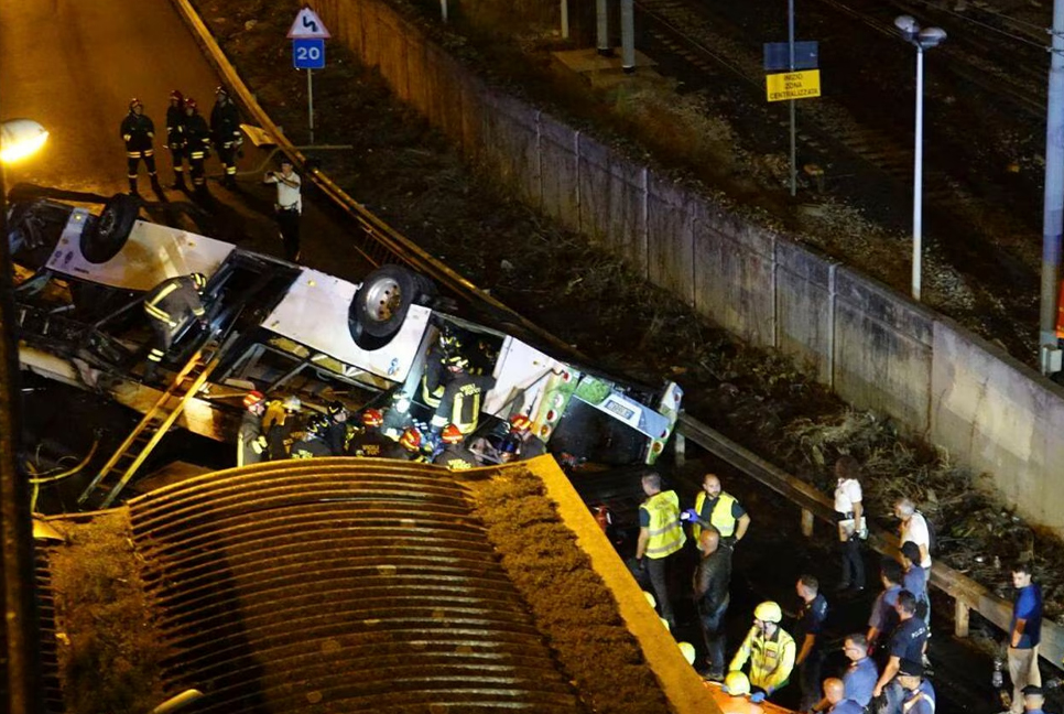 Bus crash near Venice, Italy, kills at least 21