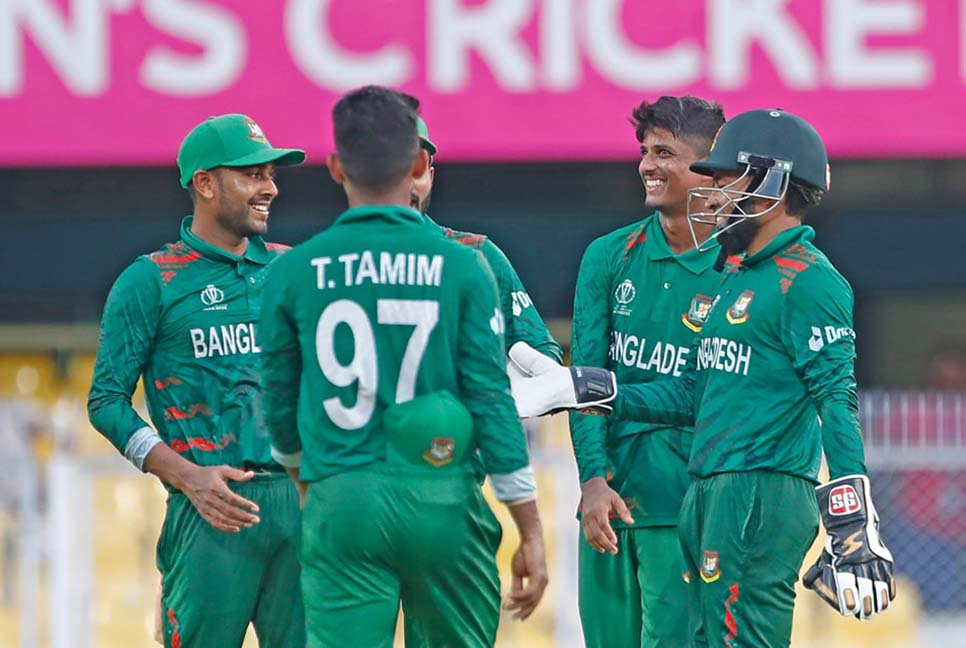 Bangladesh opt to bowl first