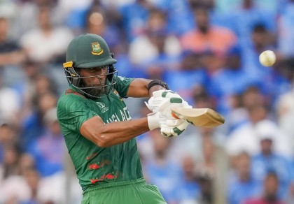 Mahmudullah power Bangladesh to pass 250