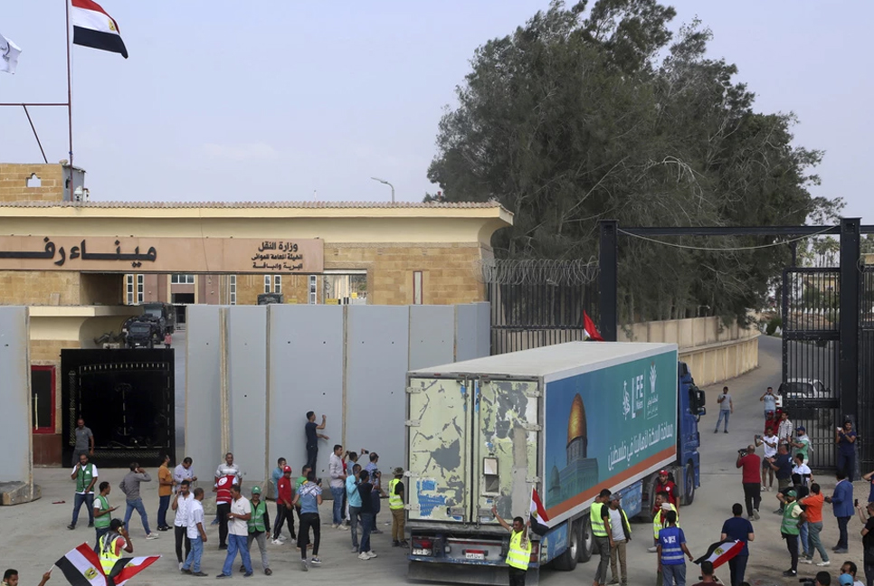 Second aid convoy reaches Gaza