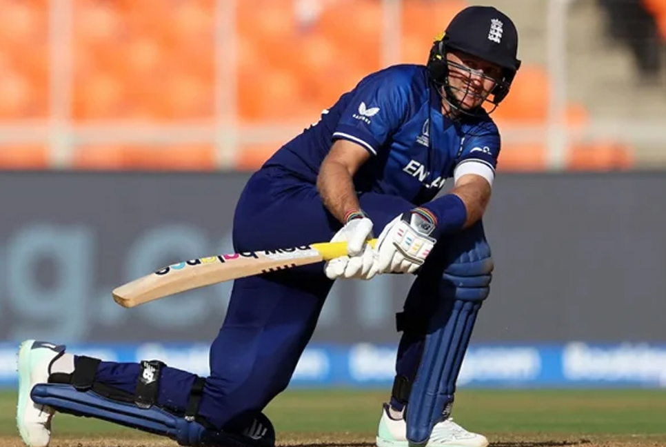 England opt to bat