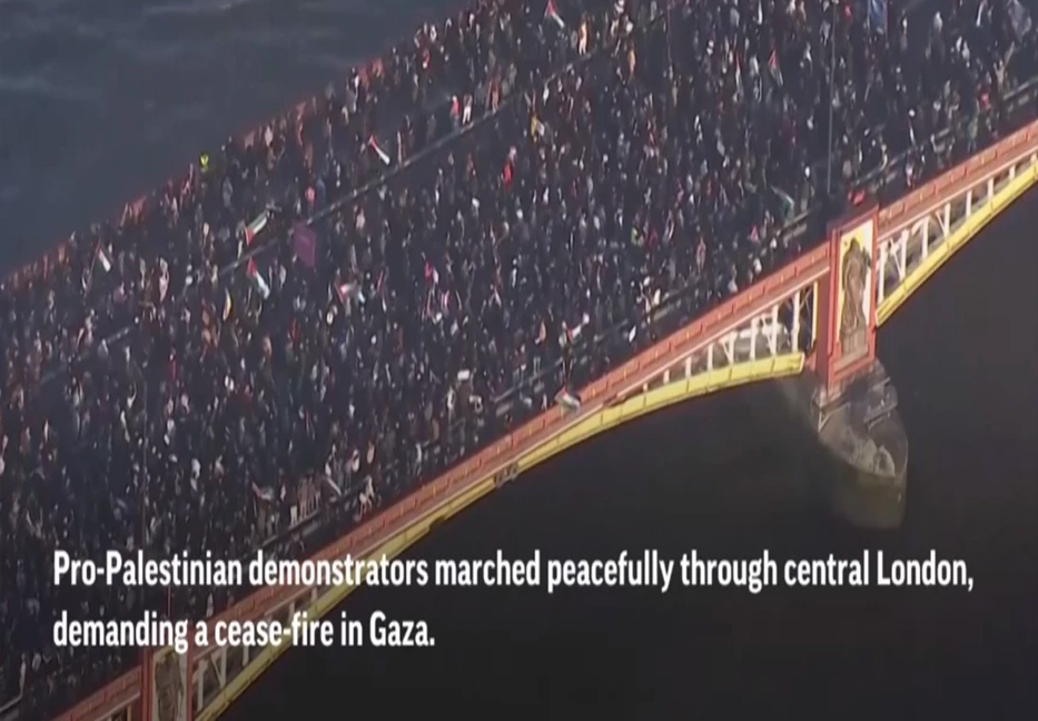 Hundreds of thousands march in London, calling for ceasefire in Gaza