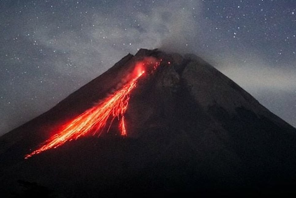 11 dead after Indonesia volcano erupts