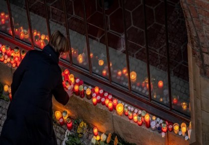 Czechs mourn victims of university mass shooting