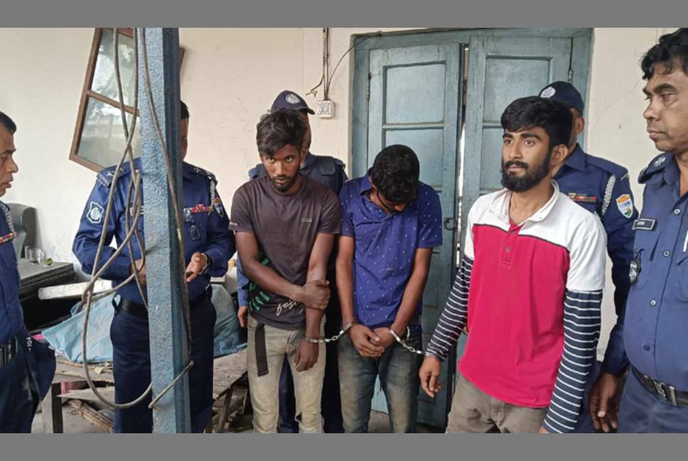 3 held over bomb blast on rail track in N’ganj