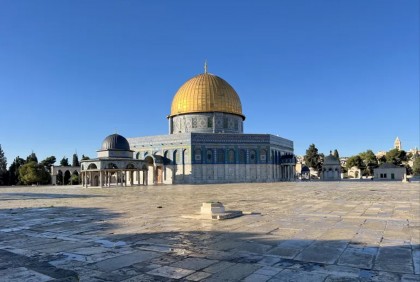 Skunk water sprayed at worshippers near Al-Aqsa Mosque