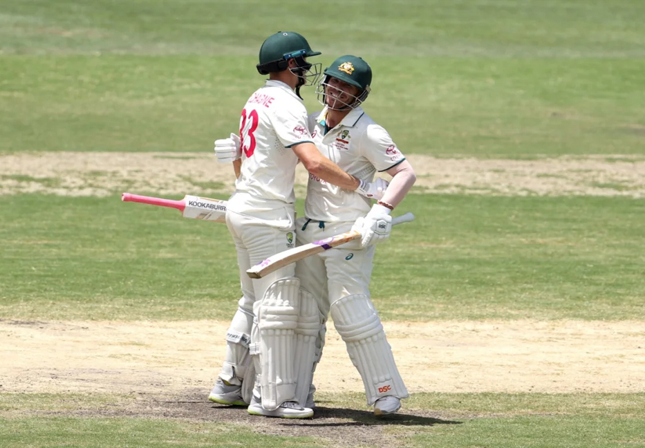 Australia beat Pakistan by 8 wickets to win 3rd Test