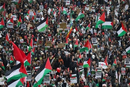 Thousands march in Washington, London demanding immediate cease-fire in Gaza