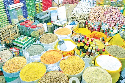 Commodity prices in Ramadan: Experts urge to prevent syndicates 