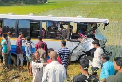 2 dead as bus collides with covered van in Cox’s Bazar