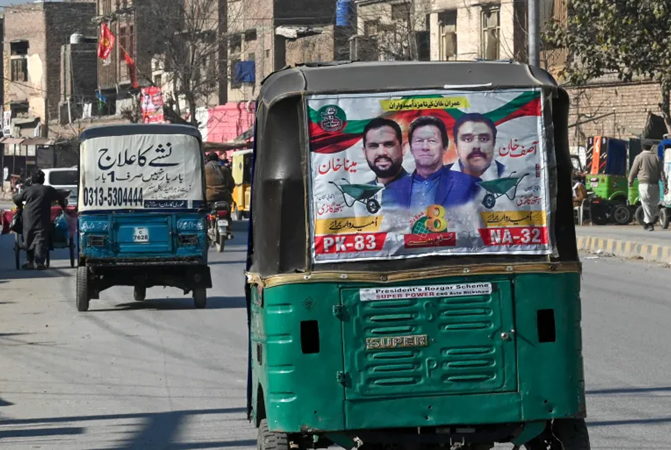 Pakistan election: PTI-affiliated independents in narrow lead