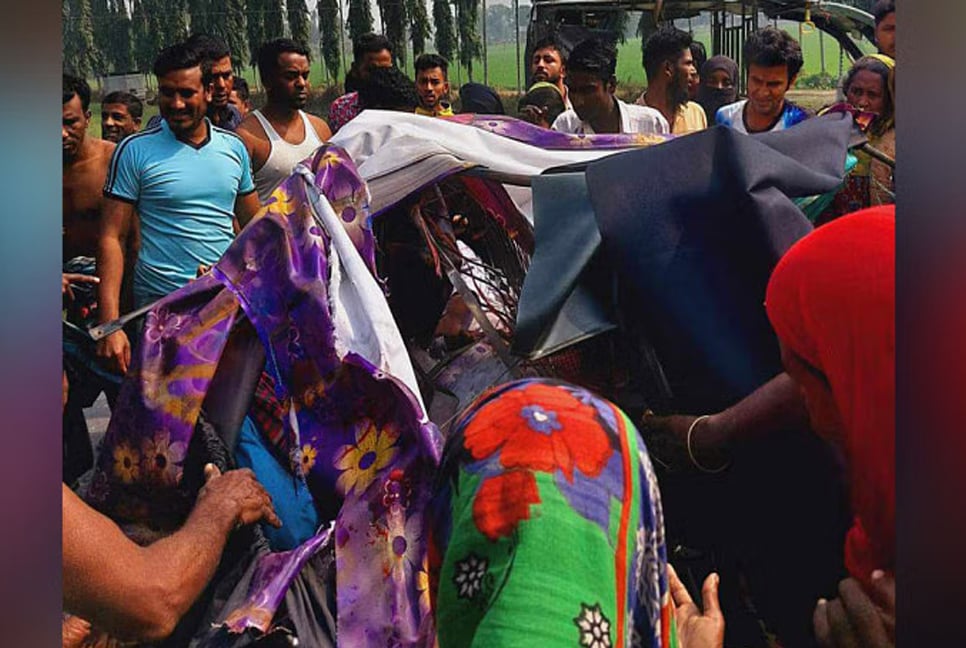 Bus-auto rickshaw collision leaves 7 people dead in Mymensingh

