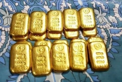 64 gold bars recovered at Shah Amanat Airport