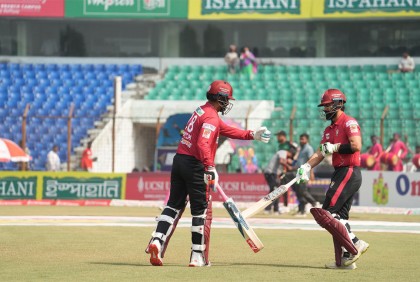 Tamim blitz takes Barishal to BPL playoffs