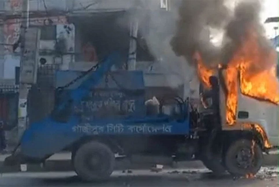 RMG worker’s death in road accident sparks protest in Gazipur