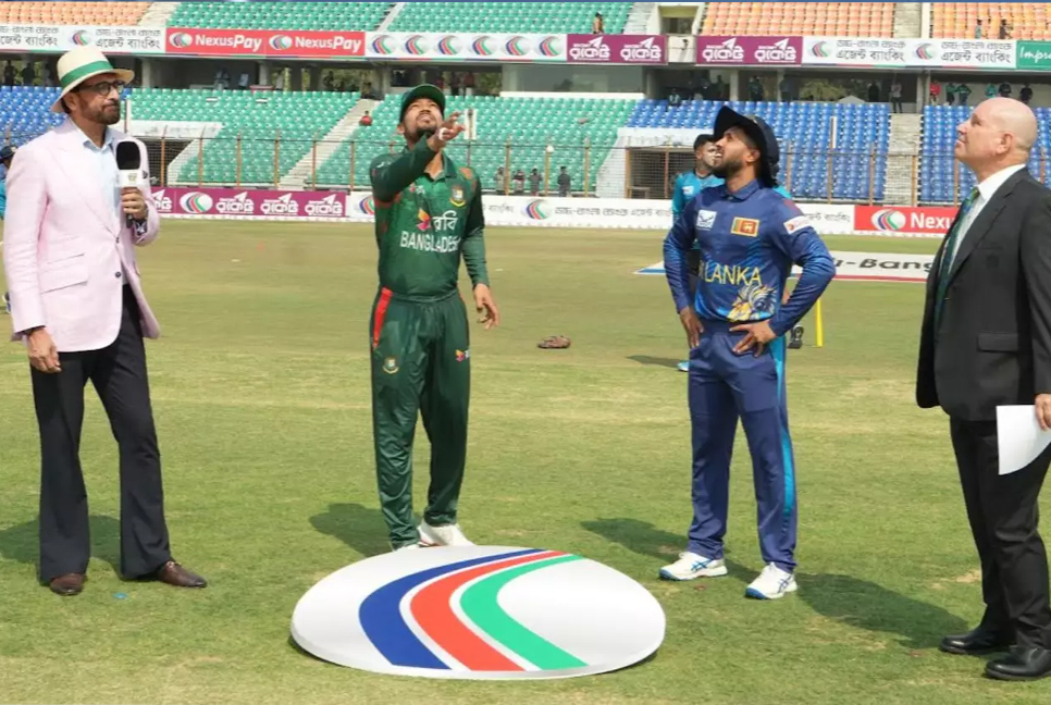 Sri Lanka opt to bat first after winning the toss