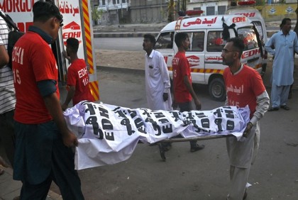 17 killed as bus carrying pilgrims crashed on Eid in Pakistan 