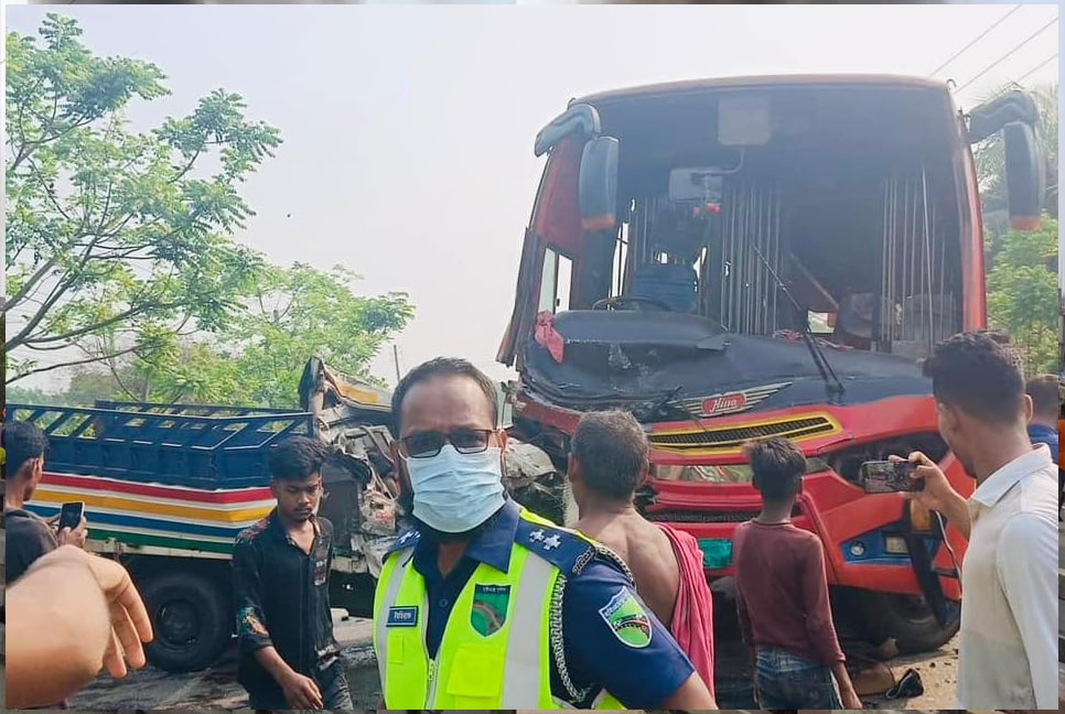 14 killed as bus collides with pickup van in Faridpur