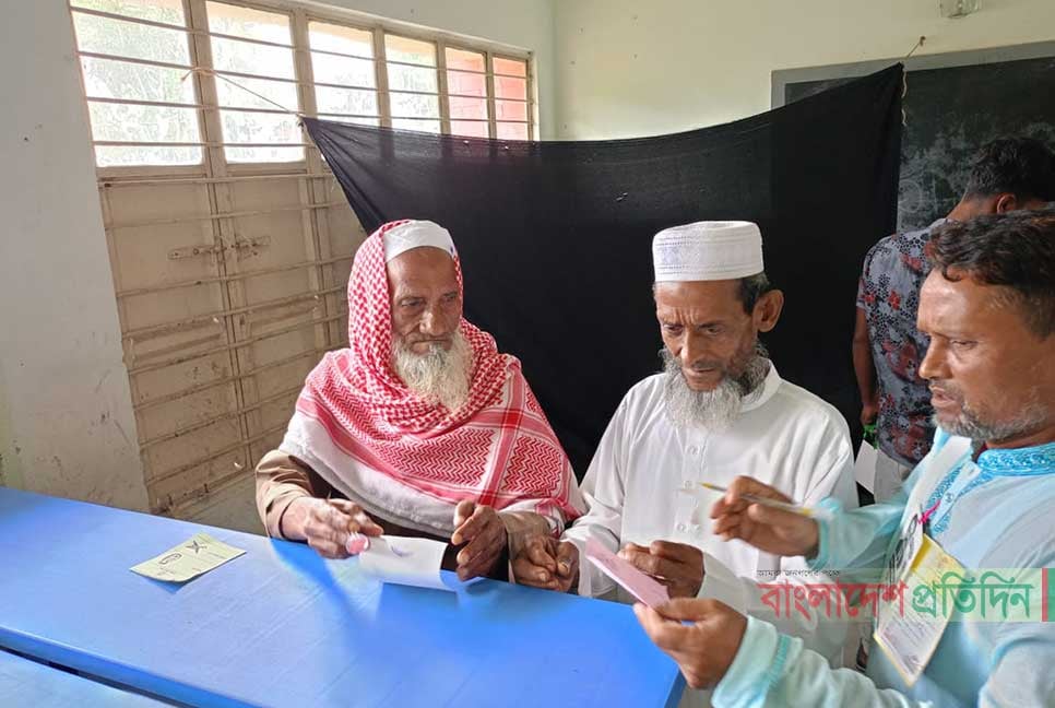 Voting underway in 139 upazilas in 1st phase