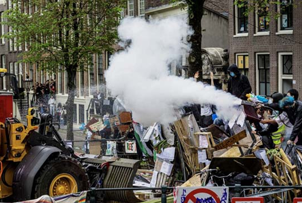 Riot police, protesters clash at Amsterdam Gaza demo