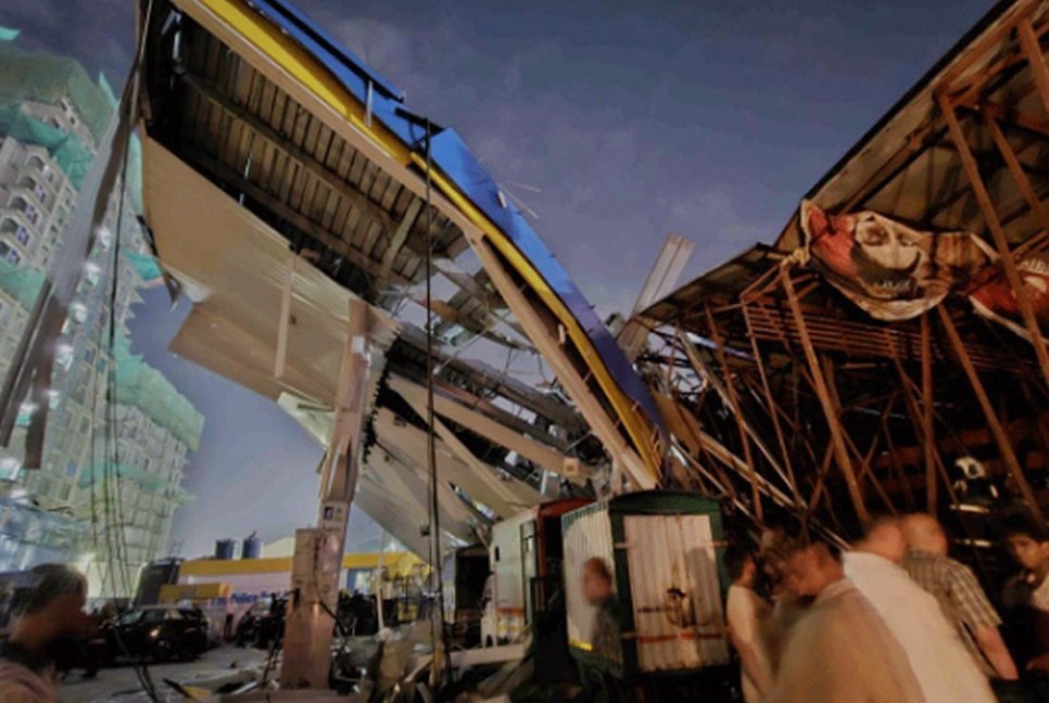 14 dead, 60 injured as huge billboard falls during Mumbai dust storm