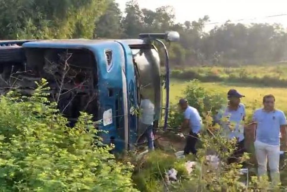 5 killed, 15 injured as bus falls into ditch in Cumilla 