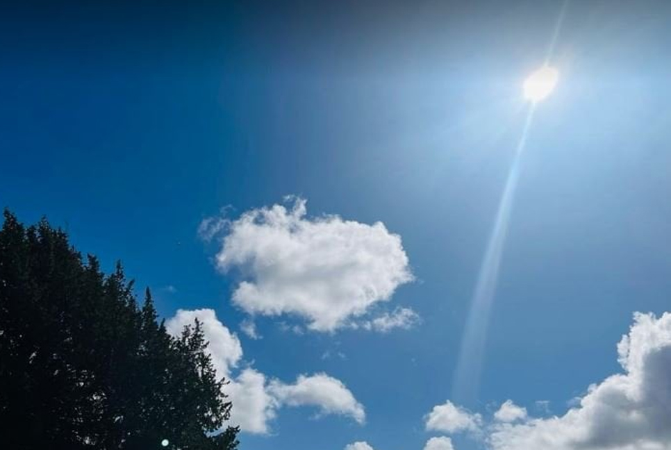 Mild to moderate heatwave sweeps over country