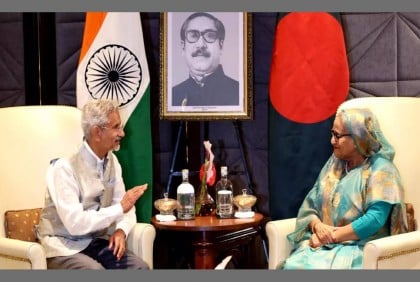 Jaishankar meets Hasina, discusses issues of mutual interest