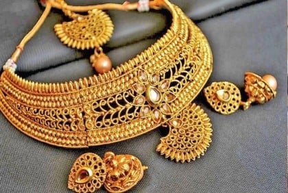 Gold price inflates by Tk1,400 per bhori