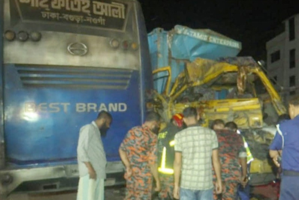 4 killed, 7 injured in Bogura road accident