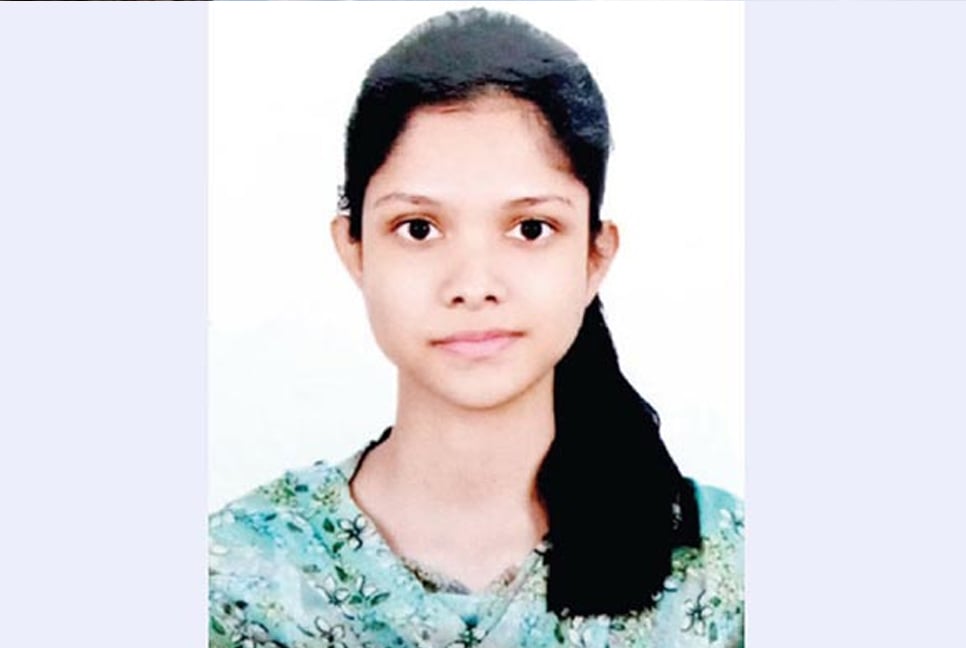 Atiqa admitted to DU with scholarship provided by Bashundhara Shuvosangho