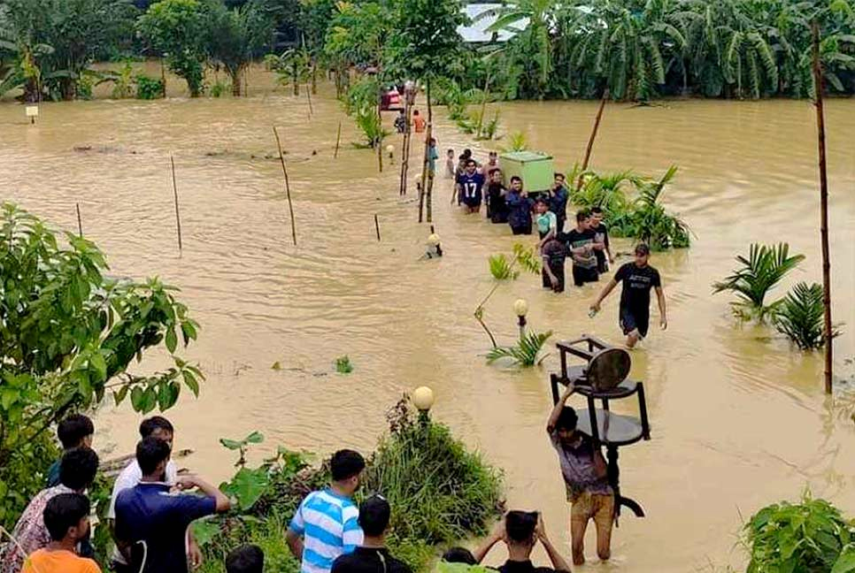 Flood hits eight districts, more areas likely to be inundated: Ministry