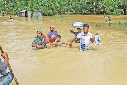 1235 mobile towers out of order in 10 flood-hit districts