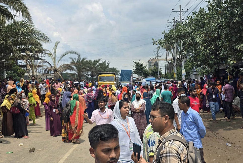 60 RMG factories shut amid workers’ protest in Ashulia