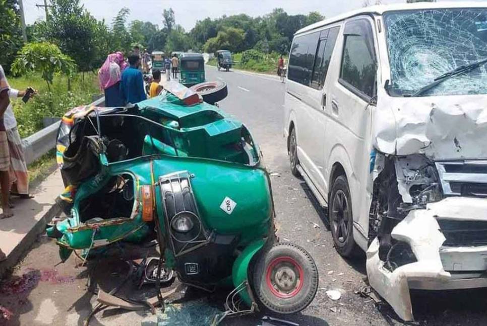 Five killed in Sirajganj road crash     