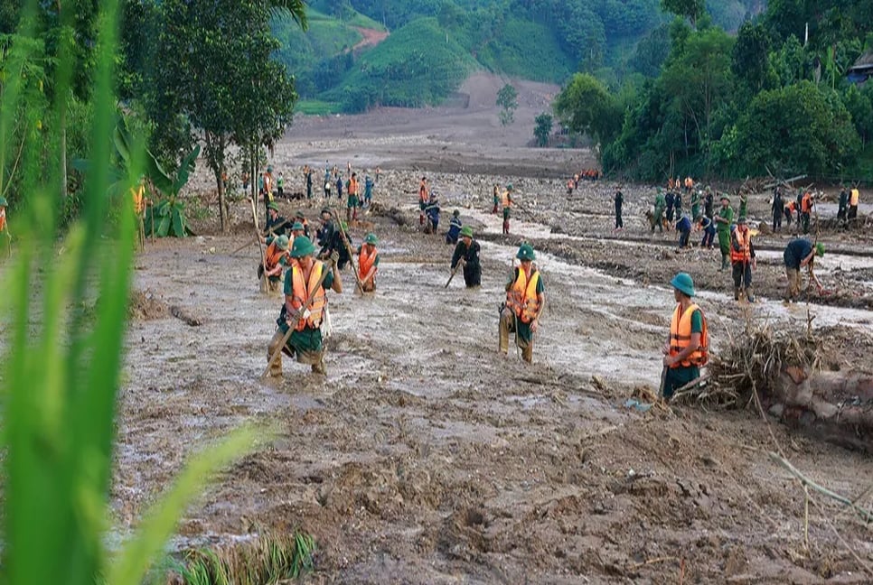 Vietnam typhoon death toll rises to 233 as more bodies found in wreckage s