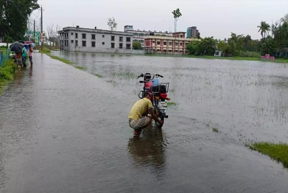 Public suffers severely as Kushtia experiences record-breaking 241 mm rainfall 