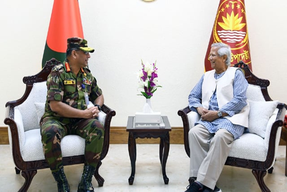 Army chief meets Chief Adviser Dr. Yunus

