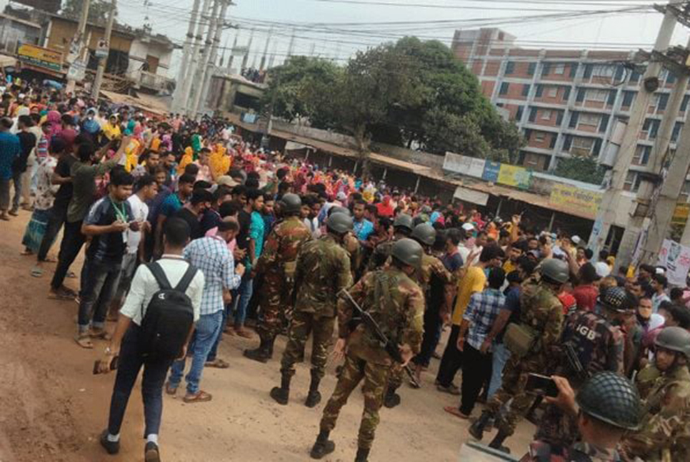 Roads blocked amid workers protest, 52 Ashulia factories closed