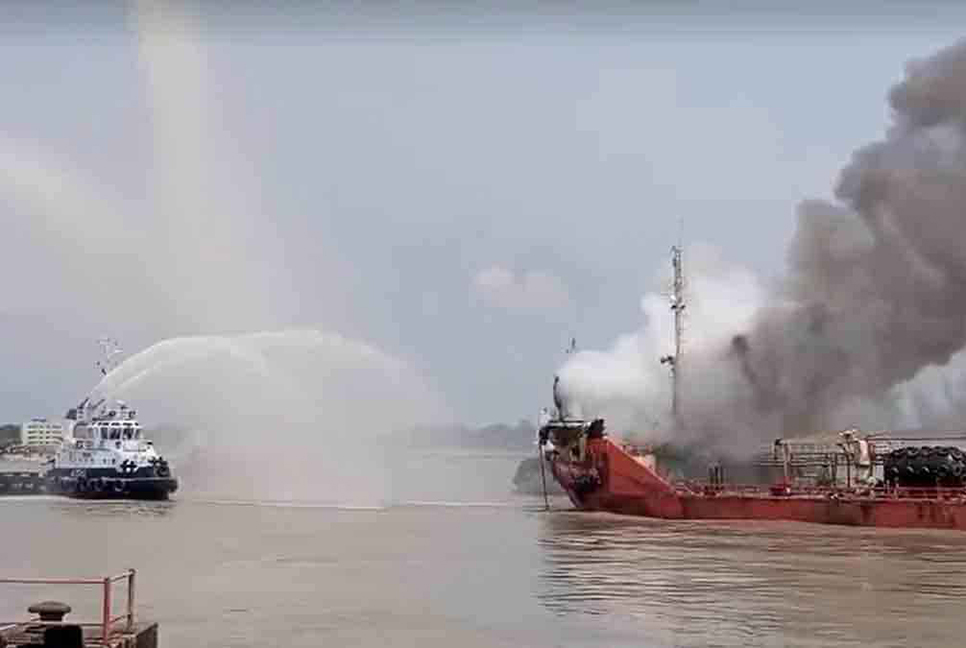 Oil tanker catches fire in Patenga