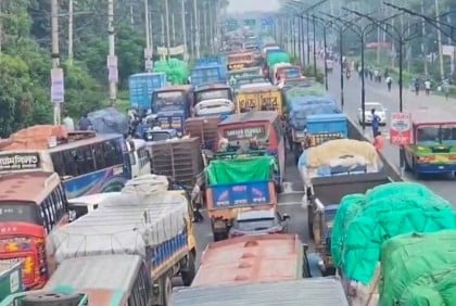 20km tailback as RMG workers block highway in Ashulia