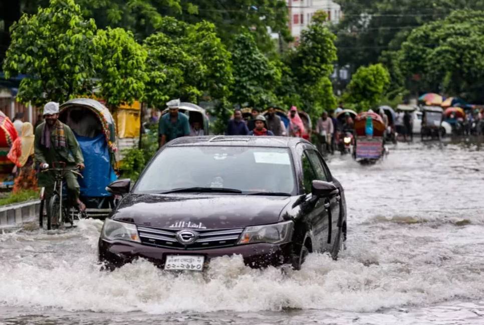 Incessant rains disrupts city life