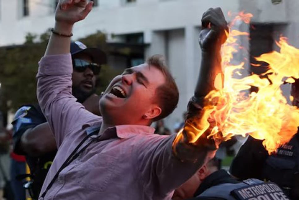 Man sets himself on fire protesting Israeli war in Gaza 