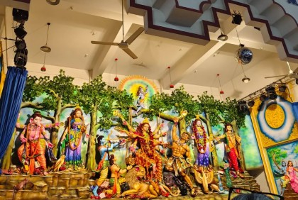 Durga Puja celebrations in Dhaka draw crowds amid tight security measures