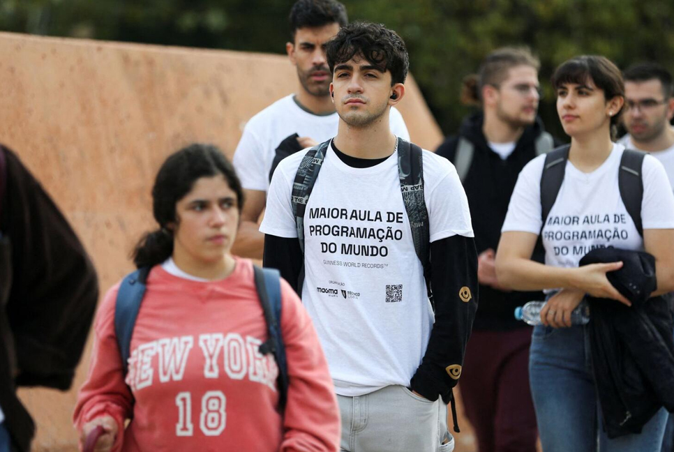 Portuguese school sets record for largest programming lesson