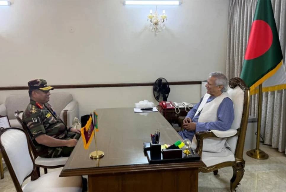 Army Chief calls on Chief Adviser