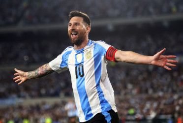 Messi hattrick dazzle the crowd as Argentina secure 6-0 win over Bolivia