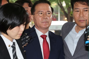 Seoul court acquits ex-police chief over Halloween crush killing 150 people