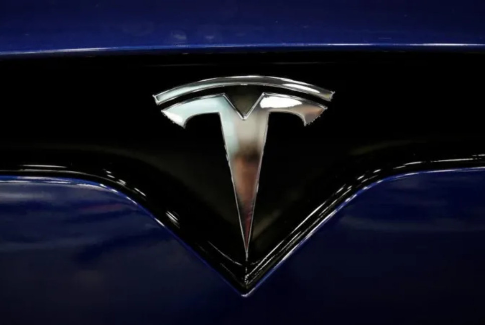 US probing Musk's Tesla over self-driving systems