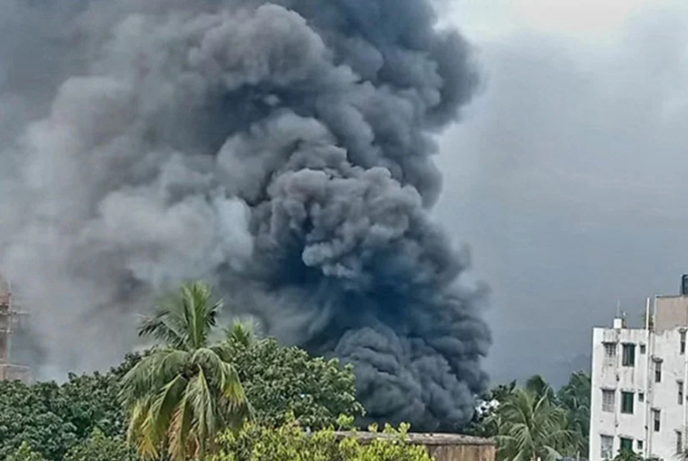 Fire breaks out at a tire factory in Chattogram; 5 units deployed to contain the blaze